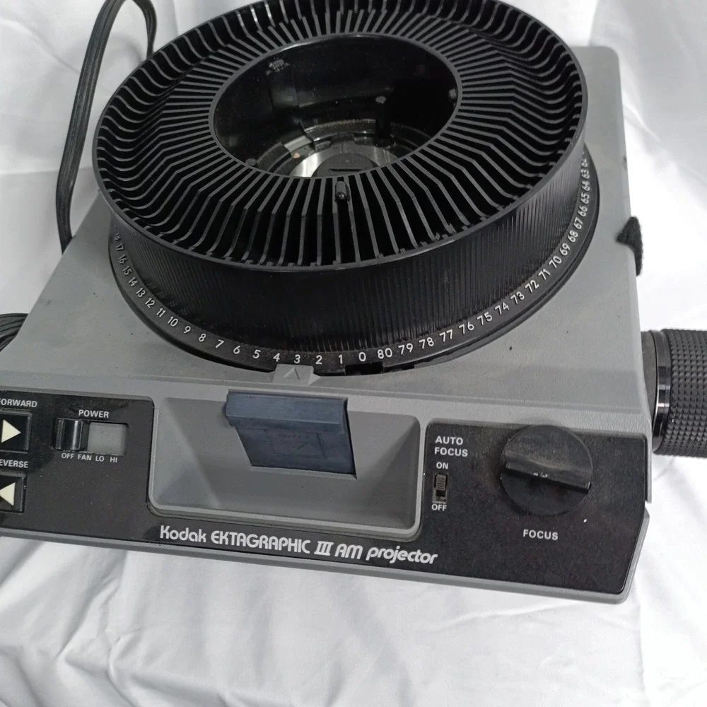 Kodak Ektagraphic III AM Slide Projector Wiko 100-150mm Zoom Lens 80 Slide WORKS